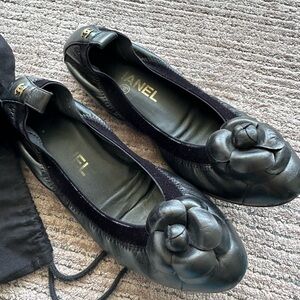 Chanel flat shoes 36